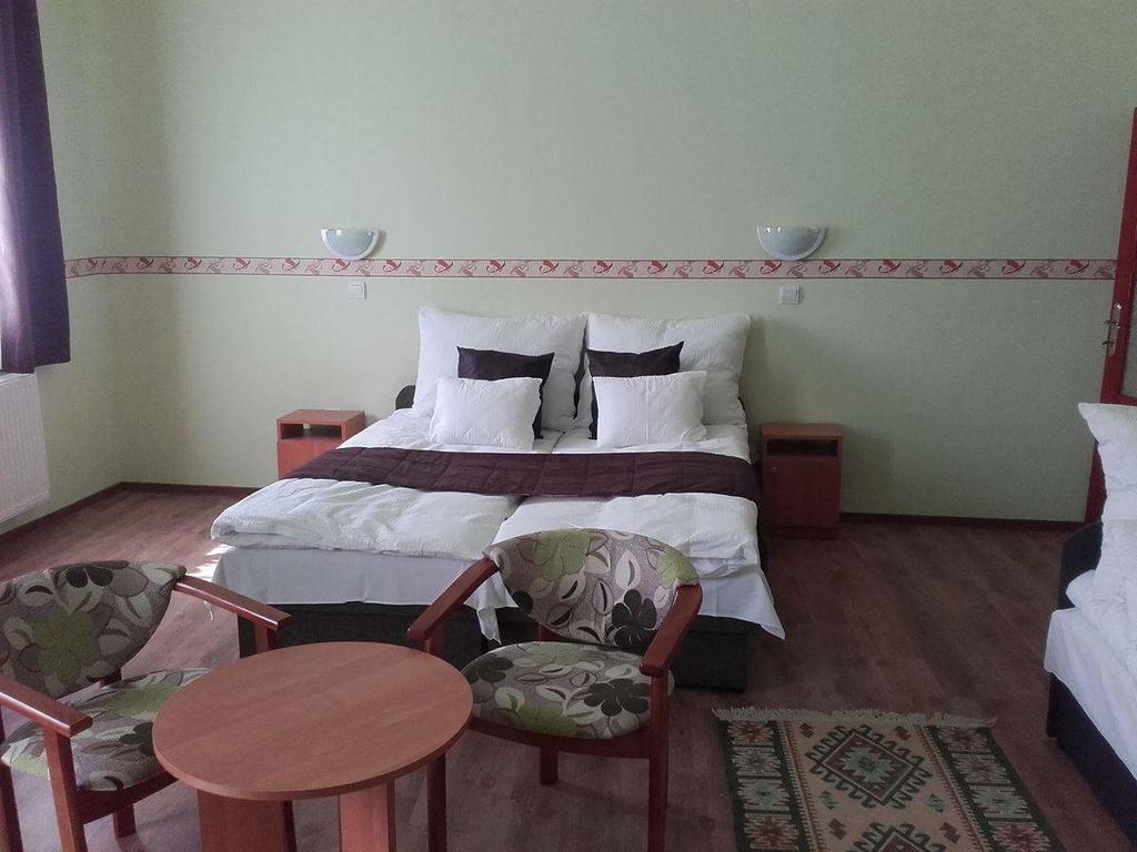 Reka Vendeghaz Hotel Tokaj Bagian luar foto